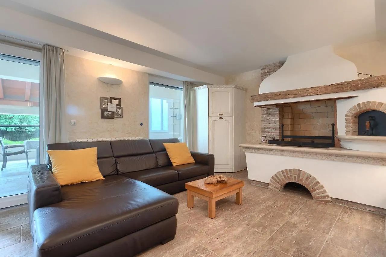 פולה Nona'S Garden Apartment 0*,