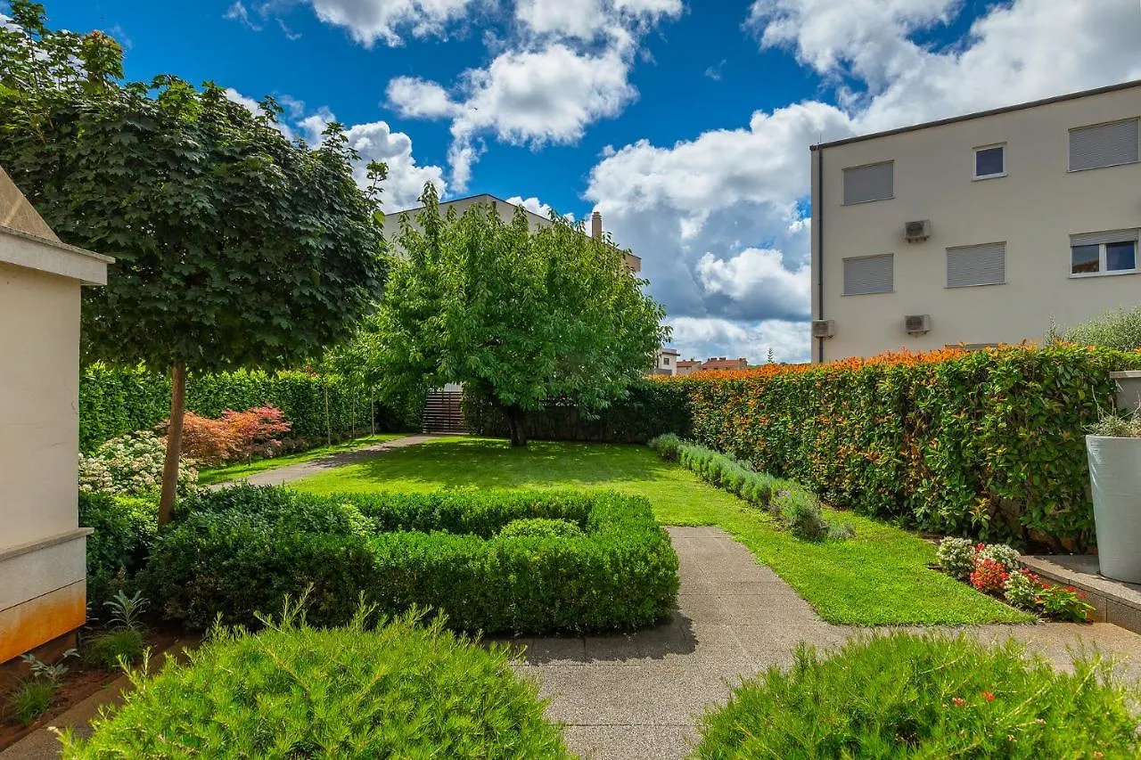 פולה Nona'S Garden Apartment