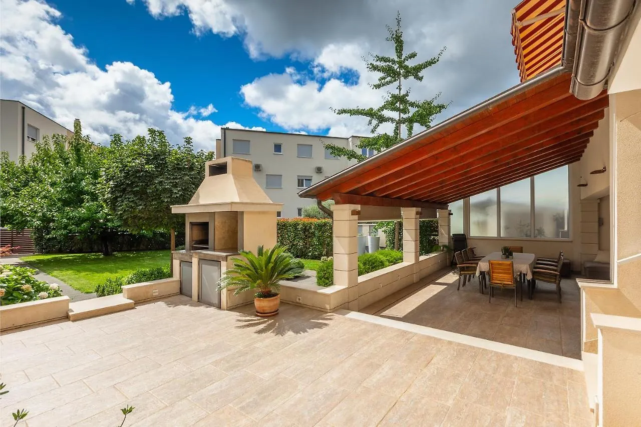 פולה Nona'S Garden Apartment